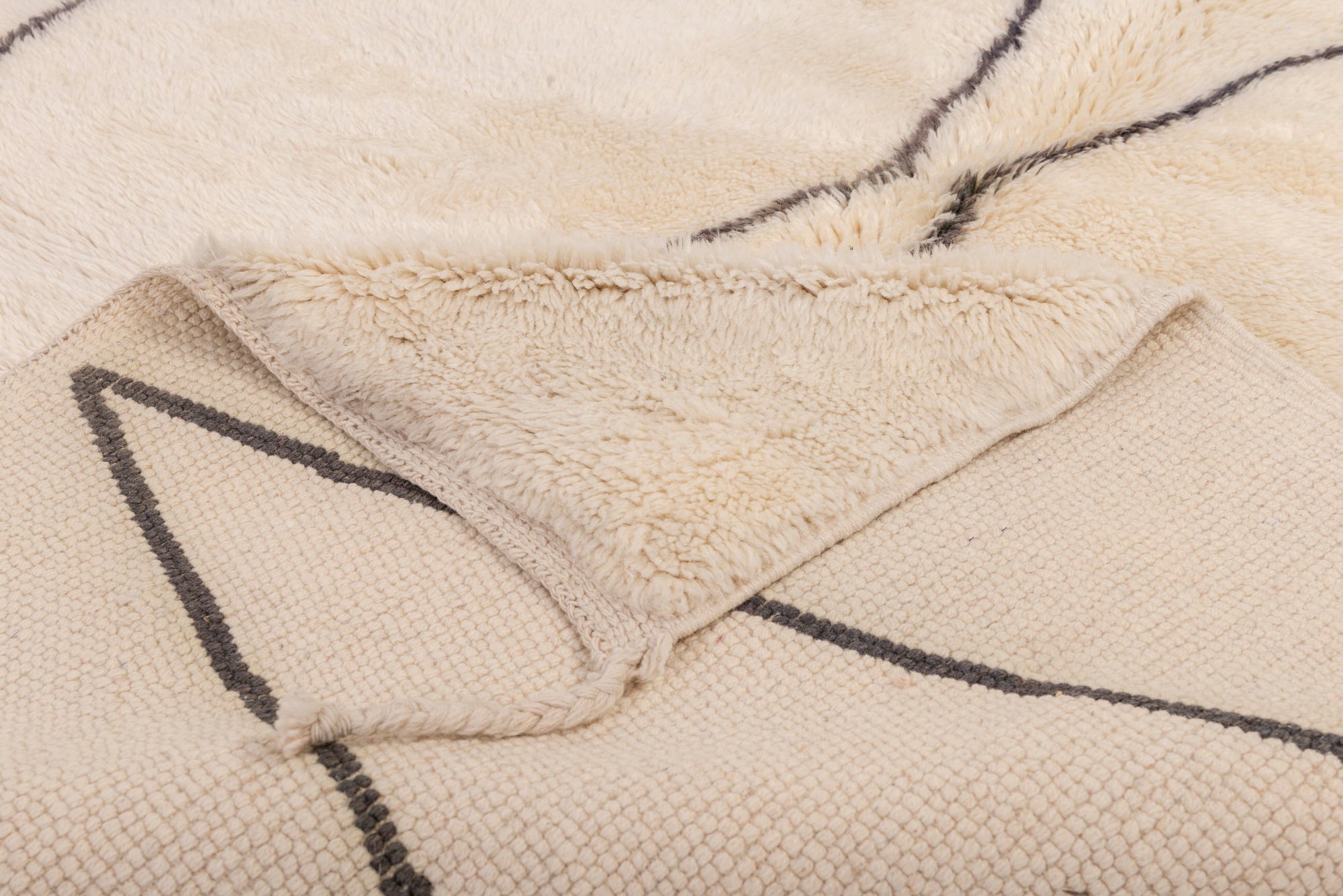 Ivory Double Crosshatch Rug: A Minimalist Masterpiece with Classic Charm